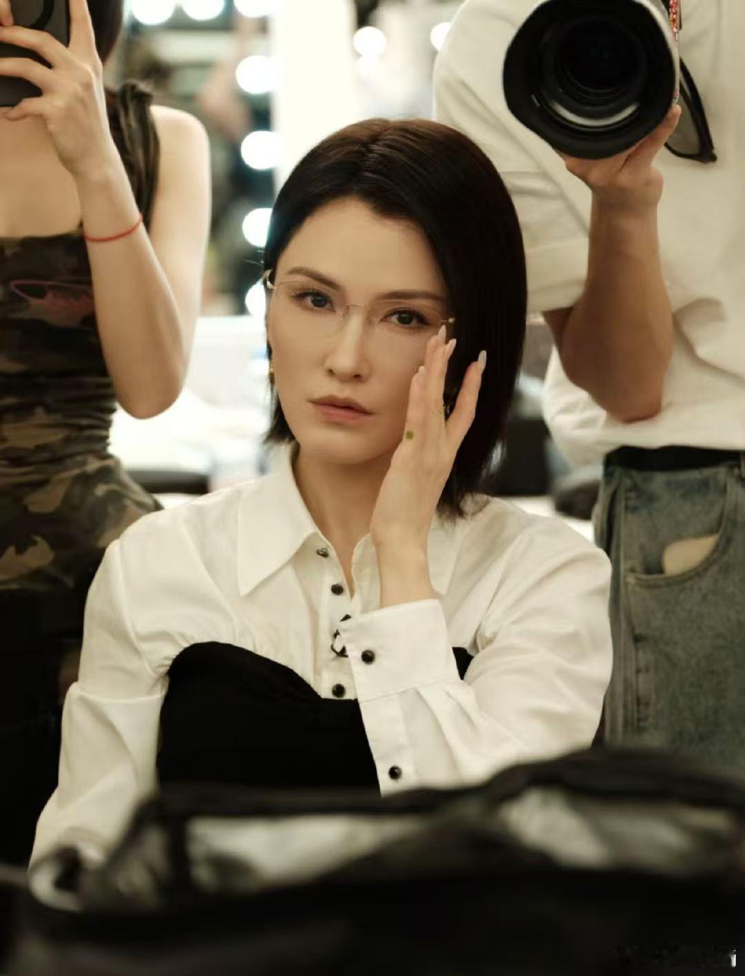 徐洁儿高音徐洁儿开口我跪下了深耕舞台展现不俗vocal水准，徐洁儿清亮高音响彻全