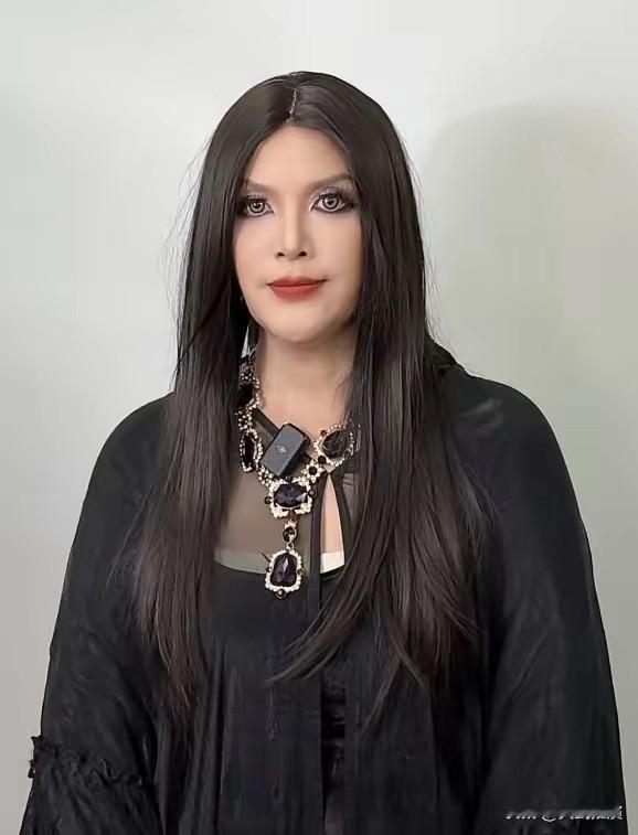 那艺娜脸皮太厚了！官方已经明确把那艺娜定为劣迹艺人，直接撤销她的演唱会。她