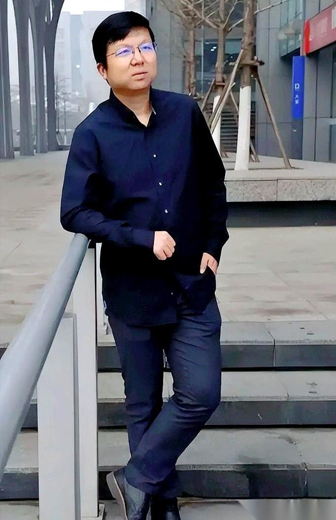 清华保送的博士，说不要，就真不要了。一个从湘西山寨里走出来的小子，转身就把谷歌