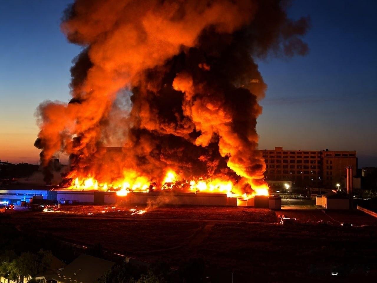 9月8日，基辅大半时间都处在空袭警报之中凌晨，俄方从三个方向发射弹道导弹，包