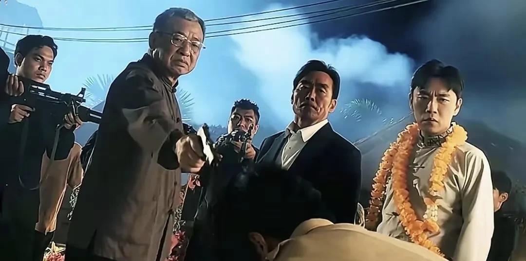 《扫毒风暴》第27集我真没看懂。周少雄已经接手了云司令的武装贩毒集团，三步一岗