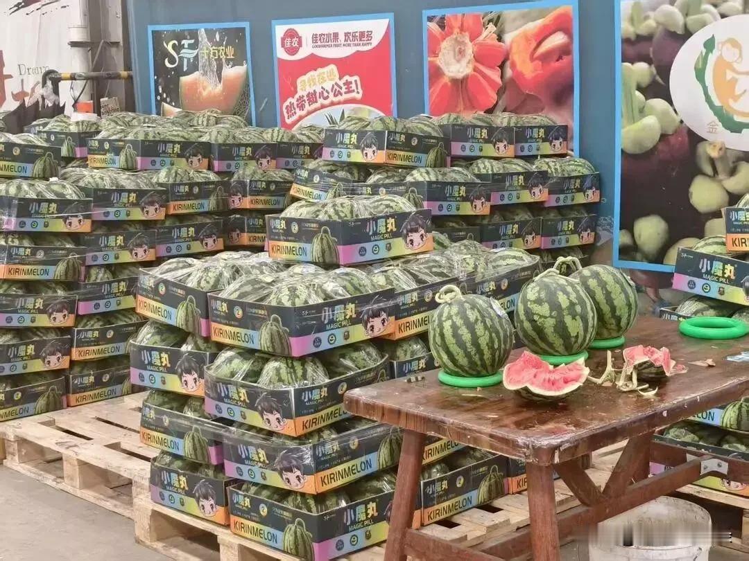 西瓜越来越甜是打了甜蜜素？果商：这么多瓜一个个打针，人工费都不够，瓜农：留下针眼
