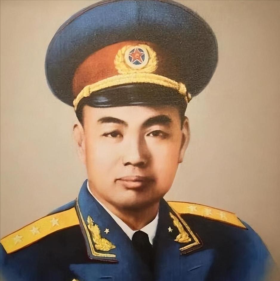 1955年，许世友得知自己授衔上将，开怀畅饮。酒酣时电话响起，大扫其兴，