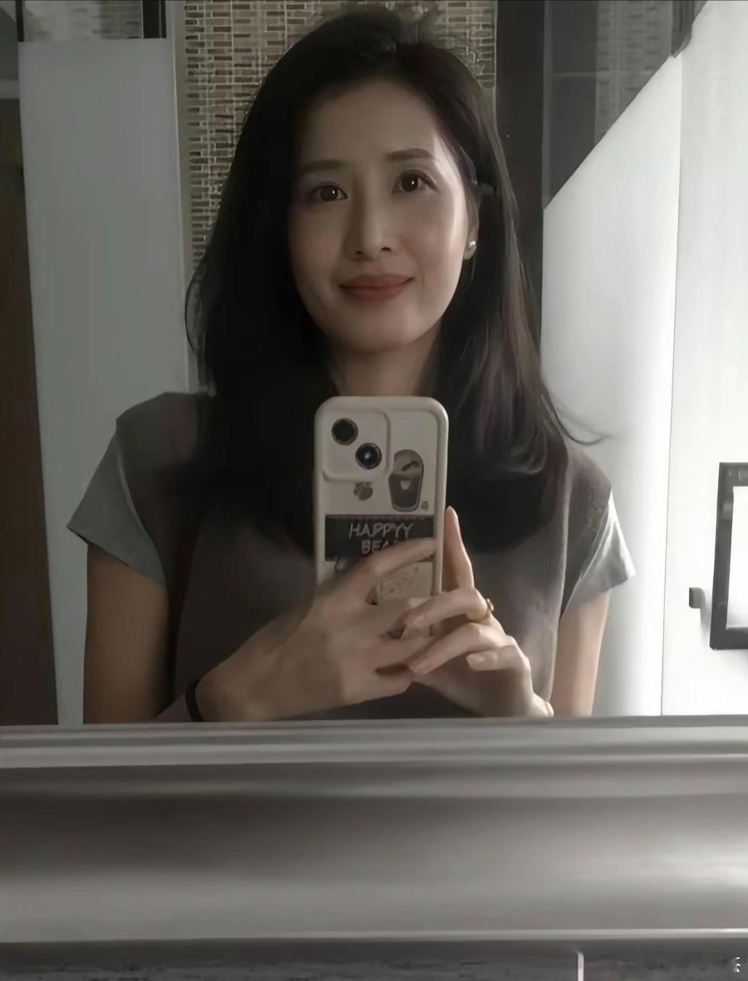 75年的兔子，保养得这么好，有点夸张了吧？