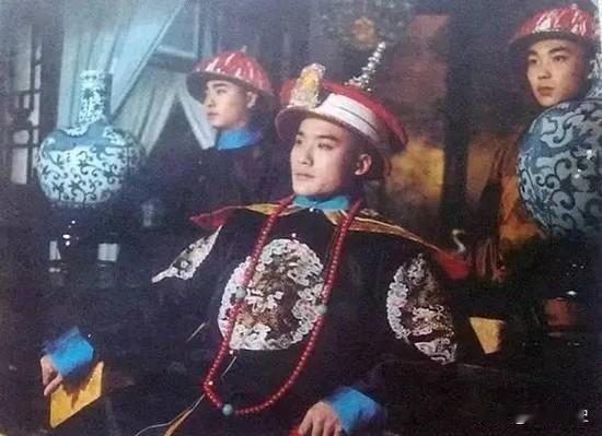 只要开始扣员工工资，公司基本就干不下去了，咸丰继位后，就是这么个情况。道光抠了