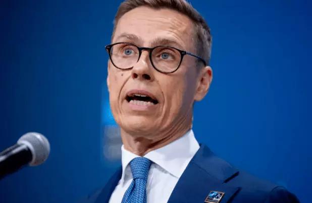 中东外溢拖垮俄乌？芬兰总统抛出终极交换：欧洲让步，美国必须出力。伦敦查塔