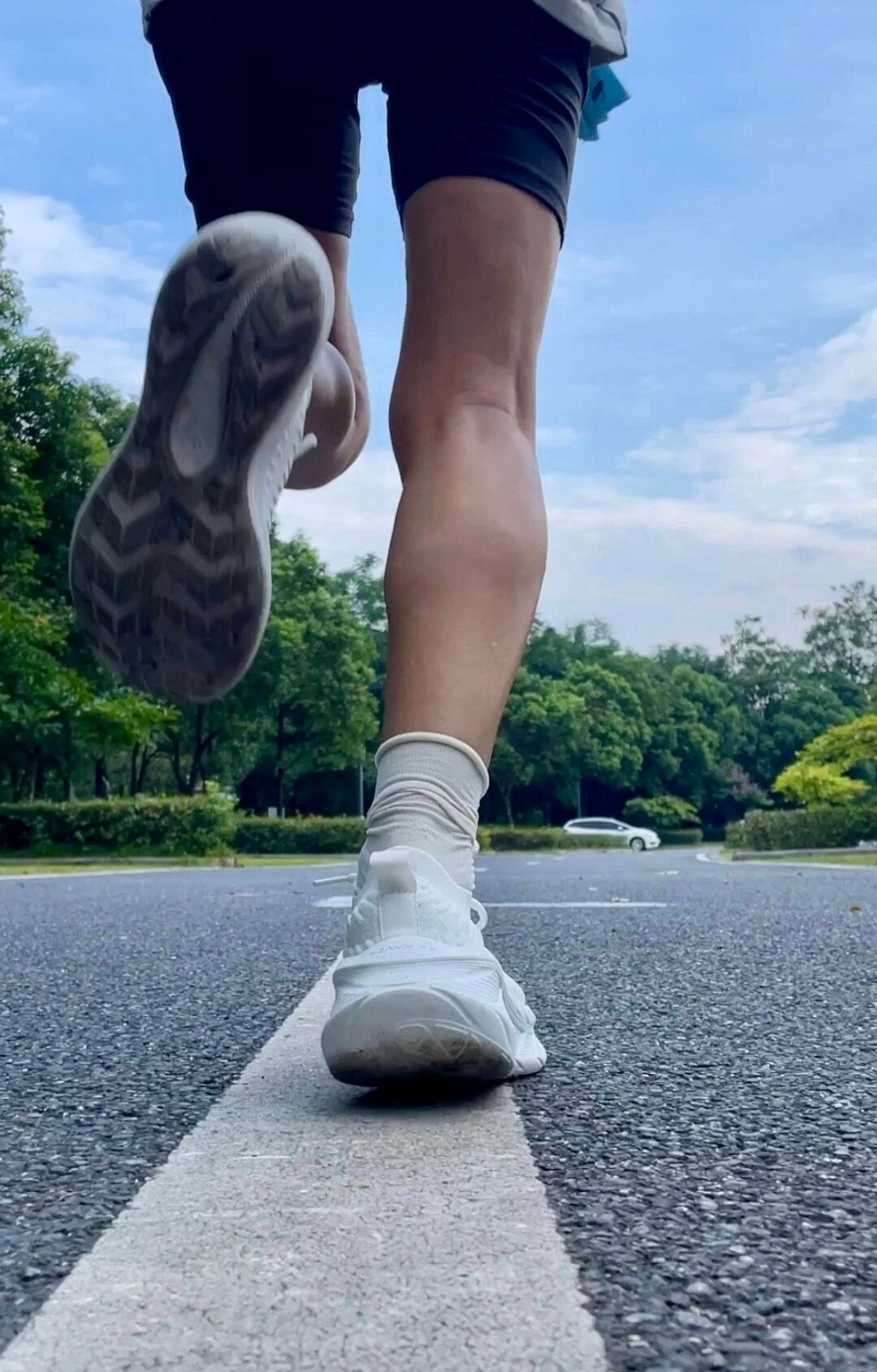 跑步的五大真相……一、十快九伤；别再比了，永远都有比你跑得快的人。比速度，比跑量