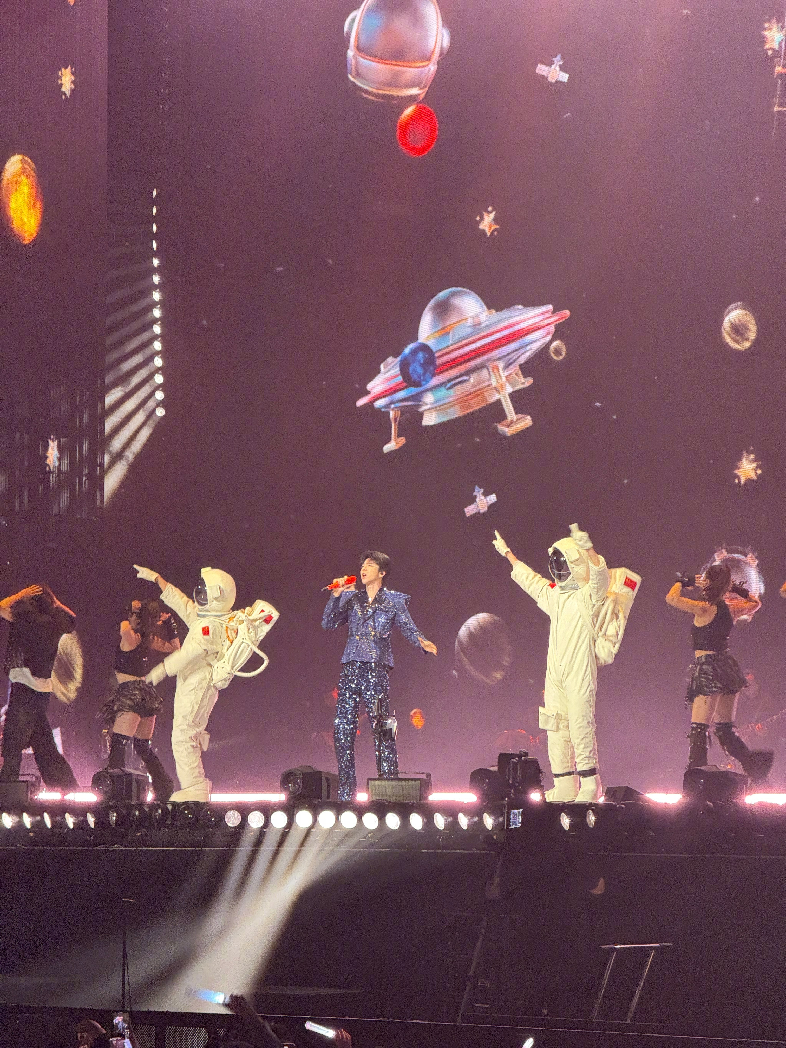 有生之年一定要看的演唱会，刘宇宁现场太上头了！气氛是真的好，活捉金婧和张凌赫！