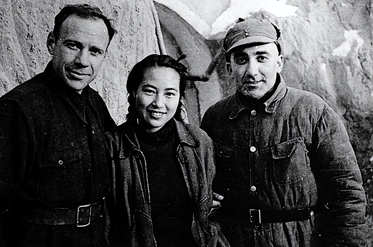 不少人清楚，李德就是当年那个给红军造成惨重损失的洋顾问。1939年，他接到命令离