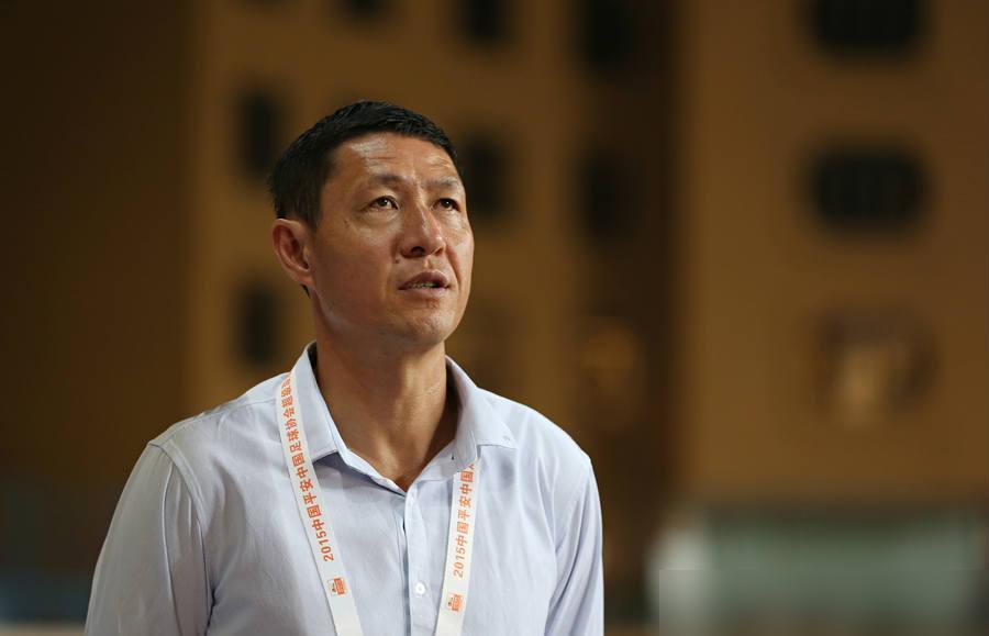 成都蓉城放弃黎兵姚夏，连夜锁定奥拉罗尤。俱乐部高层刚结束一场凌晨会议。其实成