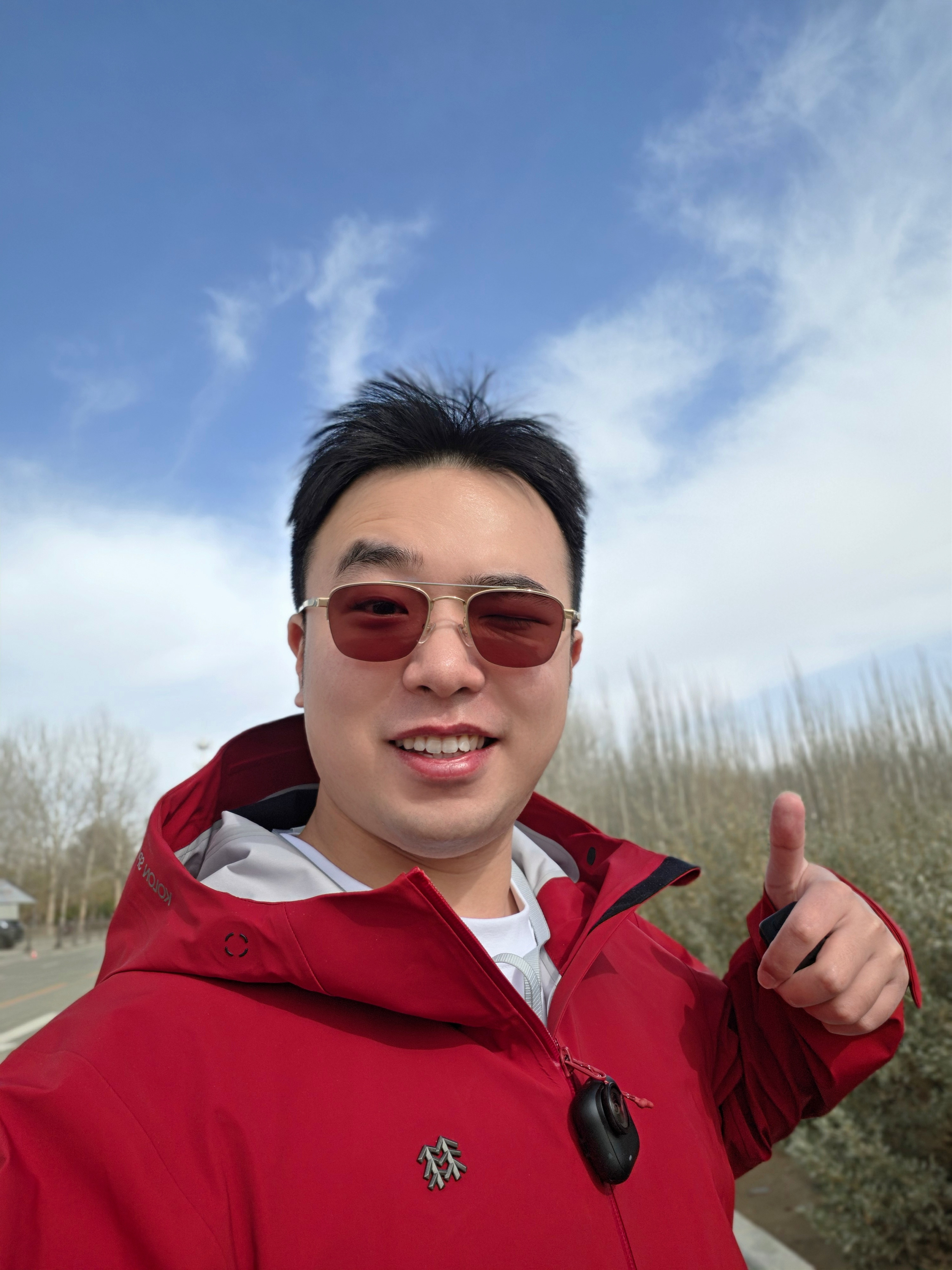 极氪8X云珀红作为主打色还是有原因的，好看敦煌