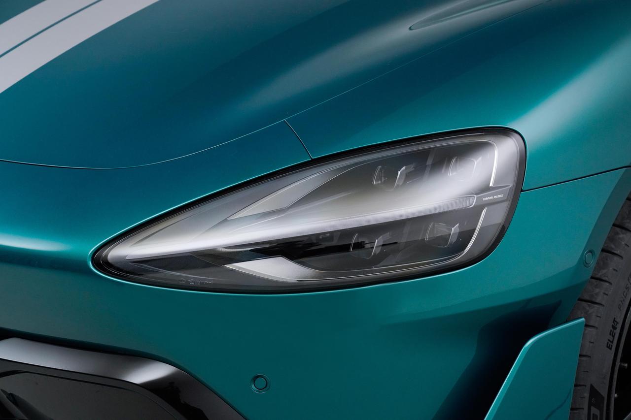 汽车贴膜不带脑子的4大表现！1️⃣表现：不知道“膜该贴在哪”！贴错位置