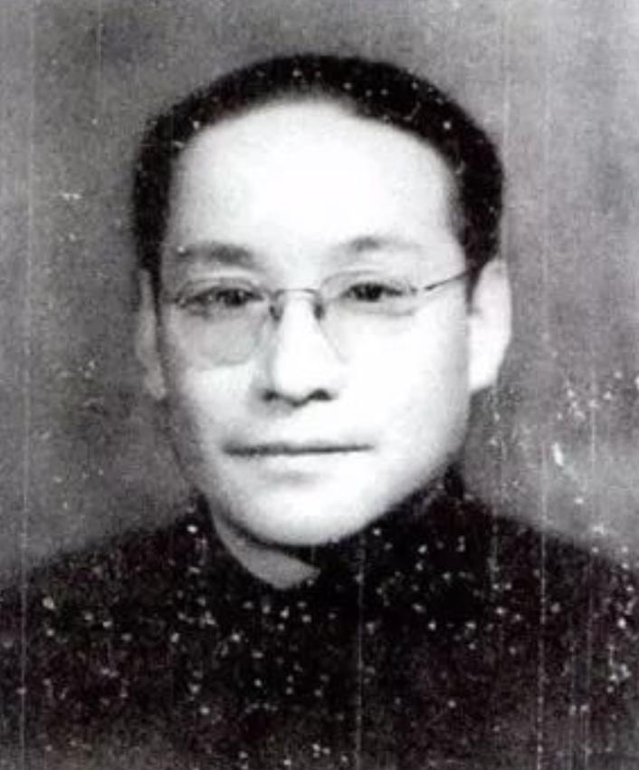 1942年11月，中共江苏省委书记刘晓等人要从上海到延安，潘汉年向76号李士群提