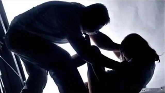 “离谱！”甘肃景泰，45岁男子与朋友喝完酒后，邀请朋友到自己家中做客，而后见朋友