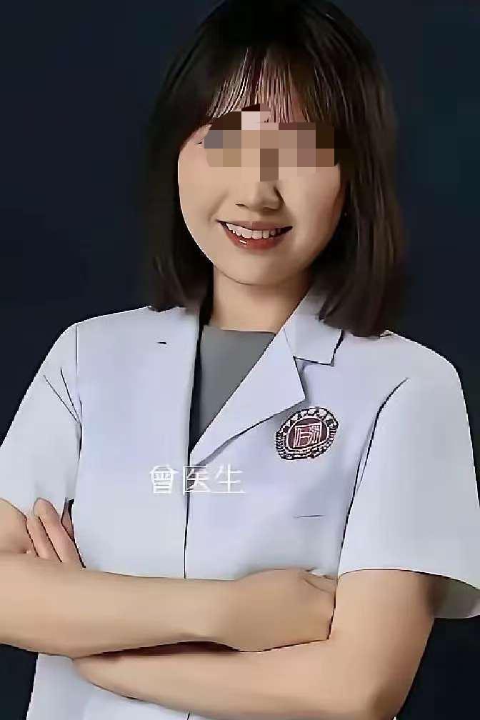 网传曾医生的选择，真是把一手好牌打得稀烂！为攀附地位嫁大15岁的头婚老公