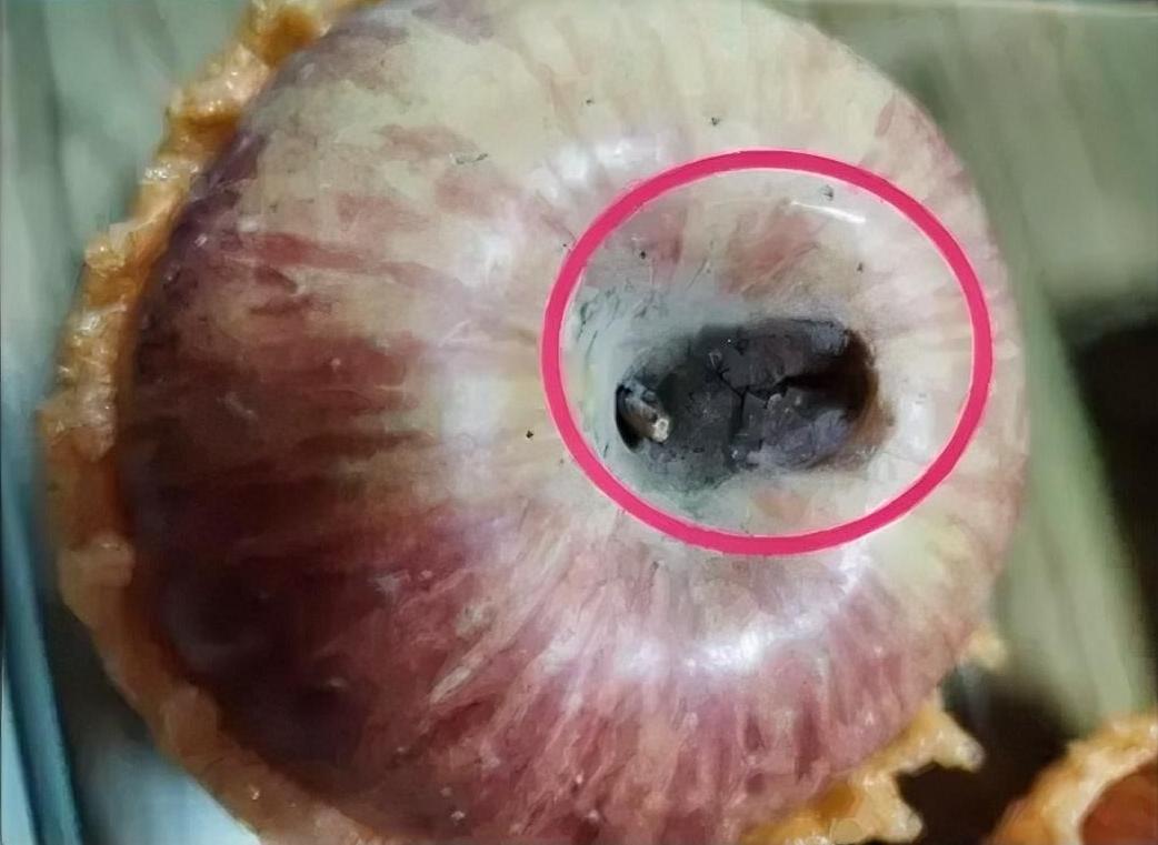 你是否也上过熟人坑熟人“杀熟”的当？我平素喜欢帮衬熟悉的水果店，因相熟而放心，结