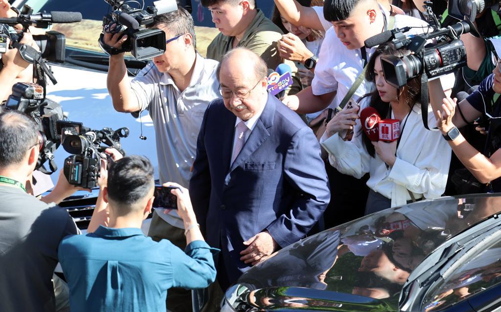 全台大罢免大失败，民进党内群起逼柯建铭自己辞掉党团总召职务，柯瞬间成为众矢之的。
