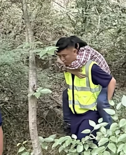 万幸万幸，被救出来了！最近，洛阳栾川县一景区发生一起惊险的事情。。一4