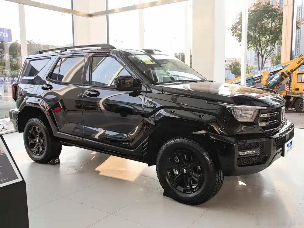 坦克400 Hi4-T都市款2026年8月上市，中型越野混动SUV。整...