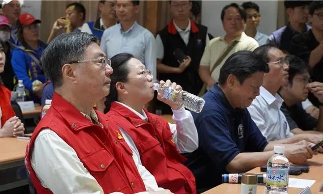 傅崐萁卓荣泰再次同台相敬如宾0923花莲光复洪灾迈入第6天，中央与地方却各自