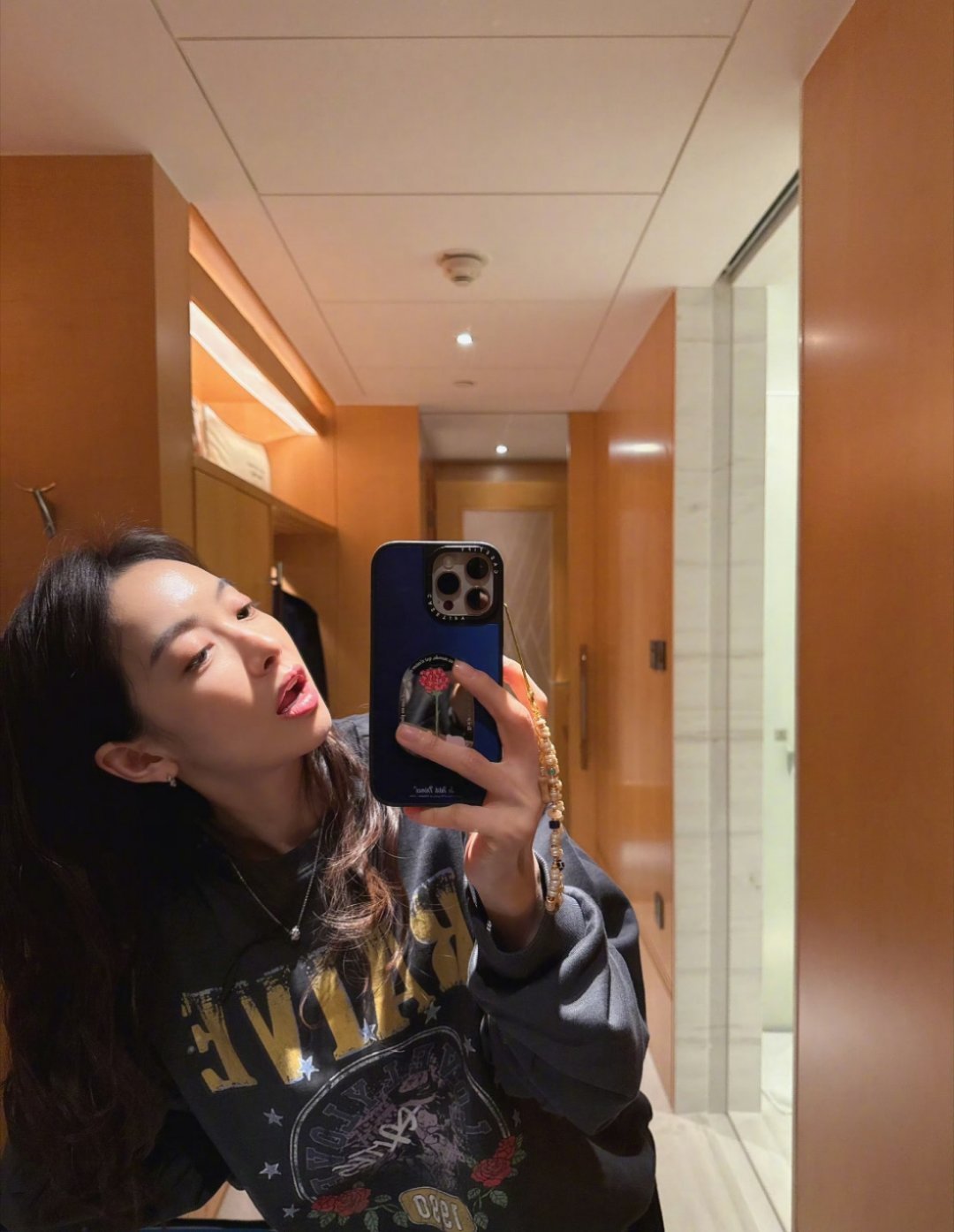 宋茜长发的你更美了最近状态太好了求求你多拍点剧给我看现在正是闯的时候求你