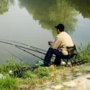 江西男子钓鱼走火入魔，家里天天吃鱼，媳妇崩溃：看到鱼都反胃在江西不少乡村，