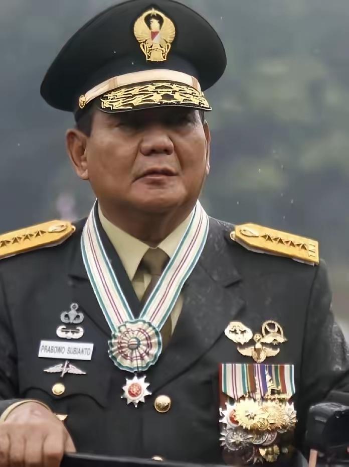 印尼一边签日本军火单，一边砍中国镍矿产能，这波翻脸比翻书还快一边是印尼国防部