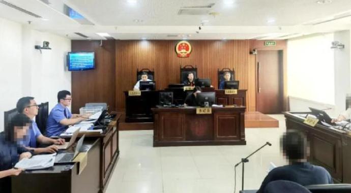 北京一名90后资深算法工程师，为了接私活、给私人项目腾算力空间，直接敲下高危代码