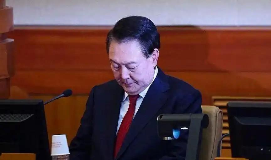 尹锡悦希望破灭！法院驳回尹锡悦申请，将继续羁押在拘留所！尹锡悦的律师一直向外界