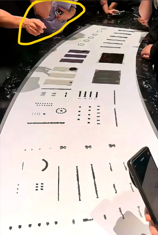 华为这次发布新品以后，有一个直接的受害人，他不是刘德华，也不是余承东，而是