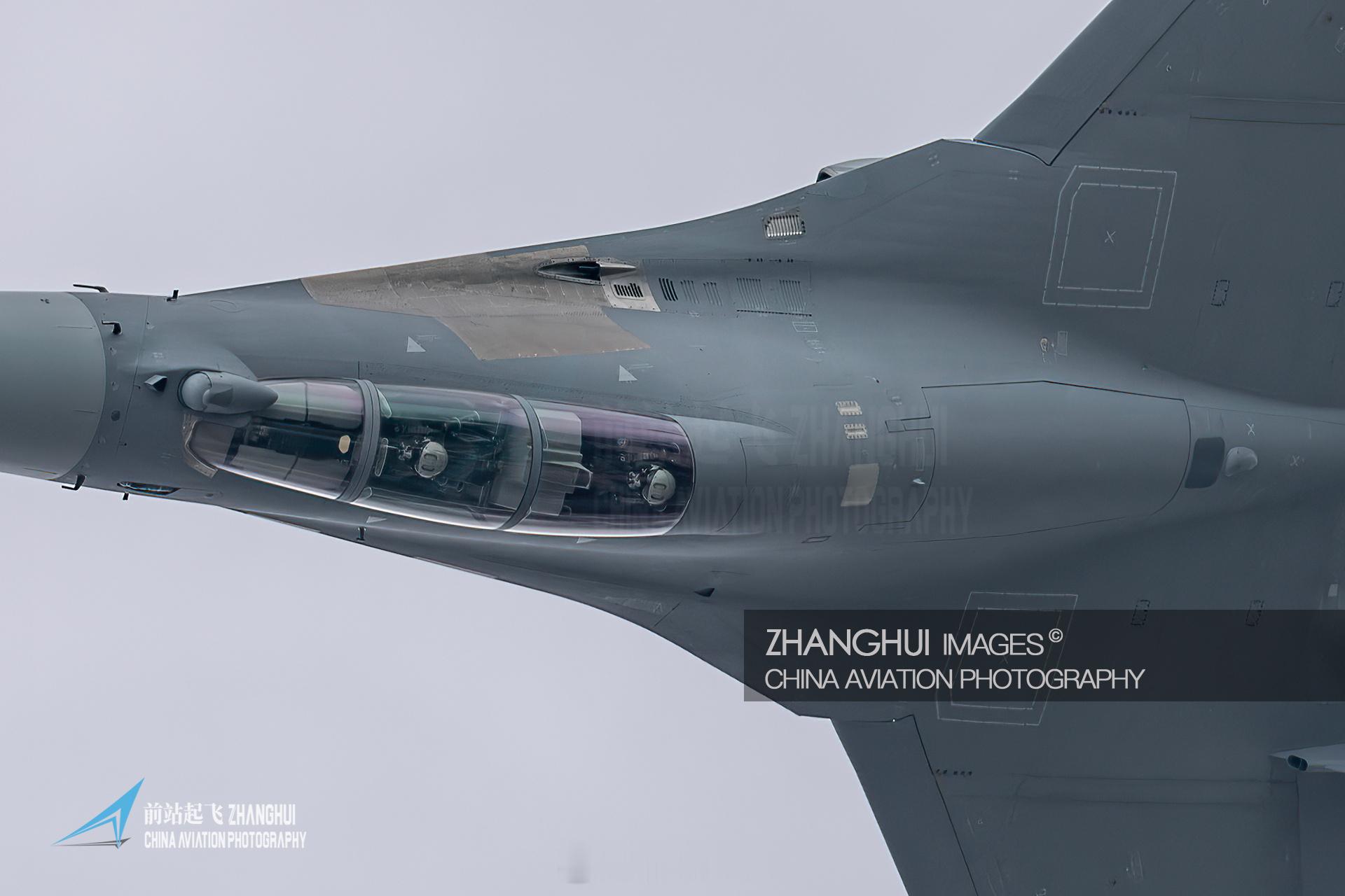 F-22飞行员曾在我国东海某空域看到这个画面，然后就回嘉手纳了😰​​​