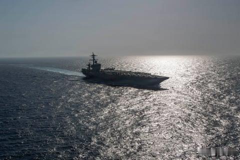 美军航母中东部署时长“破纪录”，舰上竟有多名水兵试图跳海谁能想到，号称全球最