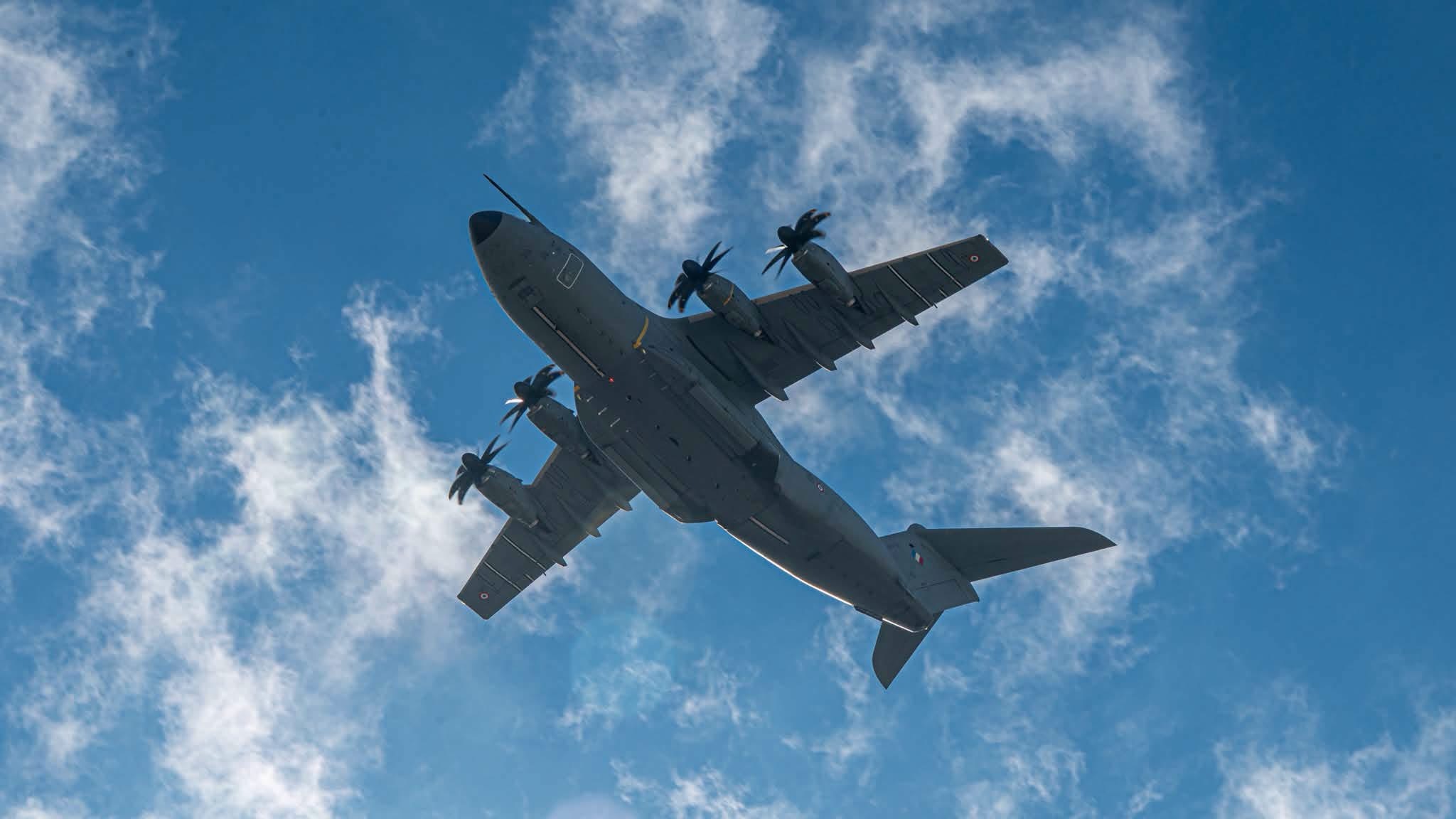 美国C17和法国A400M同框C17空对空摄影那张不错道理我都懂但A400M怎么