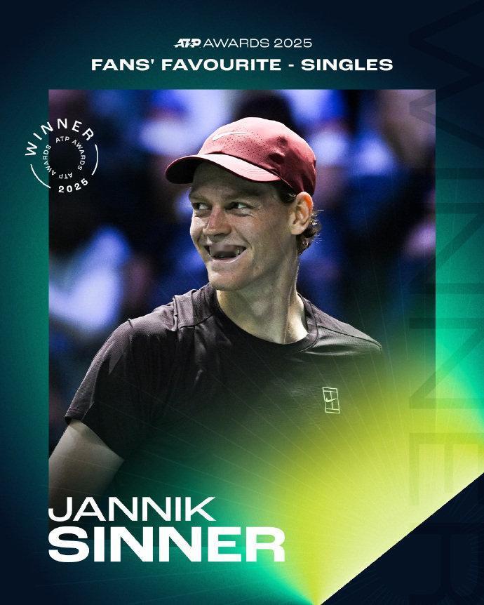 费德勒19年人气神话锁死！辛纳三连庄，穆塞蒂当选意最佳引全网懵圈老球迷刷到