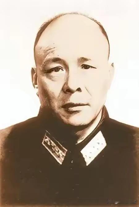 1937年，西路军营长潘峰拖着疲惫的身体，摸了摸早已凹成坑的肚子，恳求农妇给做点