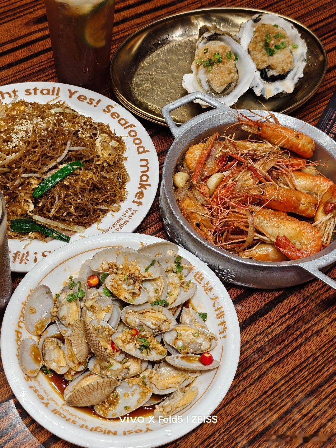 一直听说佛山好吃没想到遍地都是好吃的美食随便找的一家店都不踩雷​​​