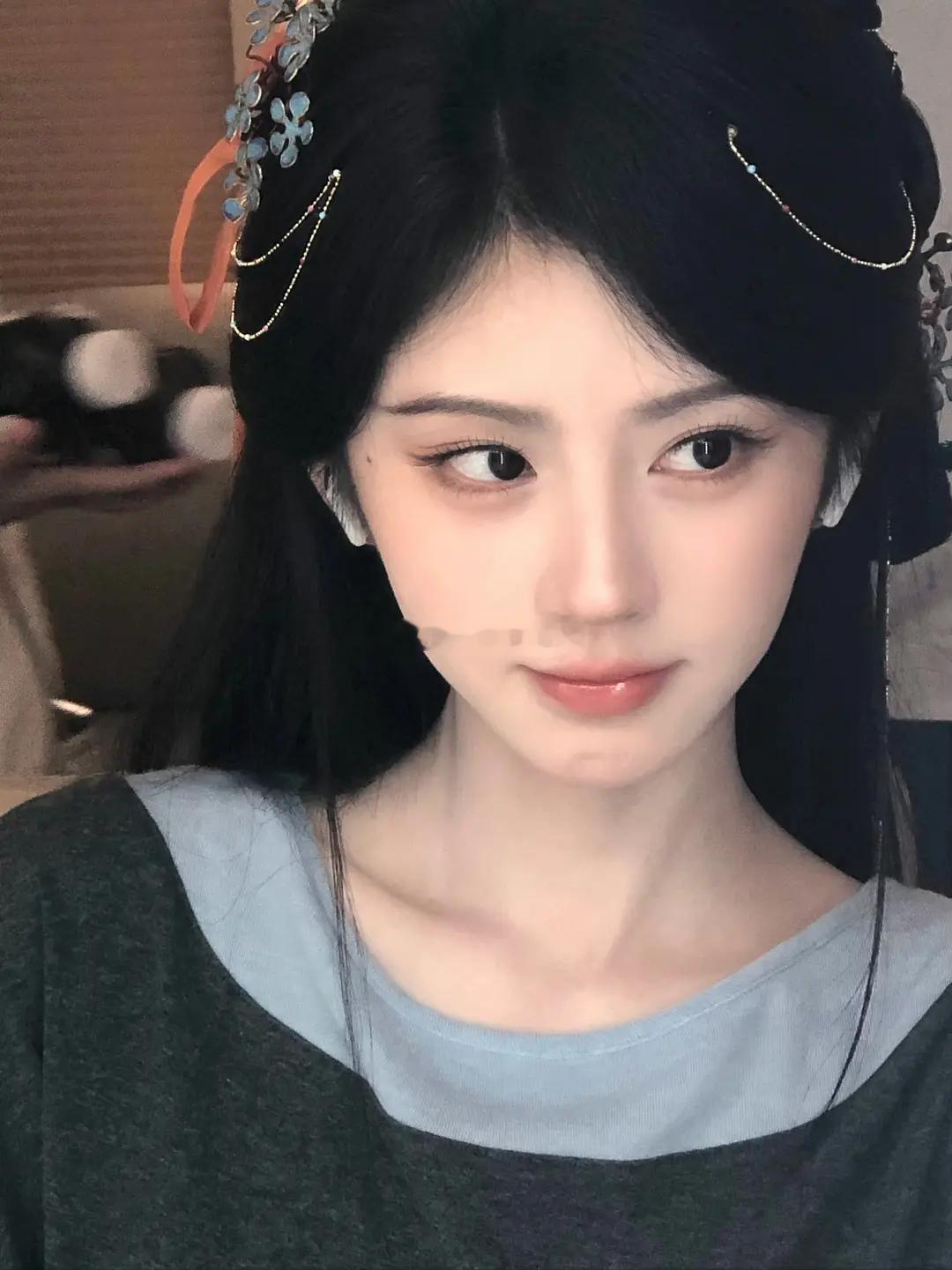鞠婧祎这个脸状态真的是32岁的女明星吗你说22我也信