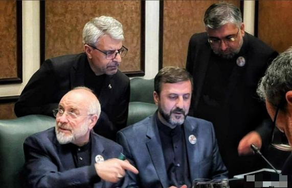 谈判结束，没谈拢当地时间4月12日，巴基斯坦方面透露，应巴方请求，美国副总统