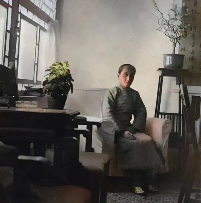 鲁迅先生的原配夫人朱安，其日常生活远非某些人说的那么艰难。说起朱安，很多人的