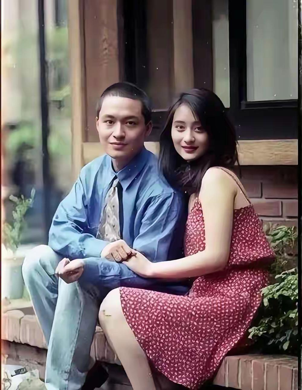 马景涛、陈德容，琼瑶剧里经典的荧幕搭档。《梅花烙》里，马景涛饰演皓祯，陈德容饰演