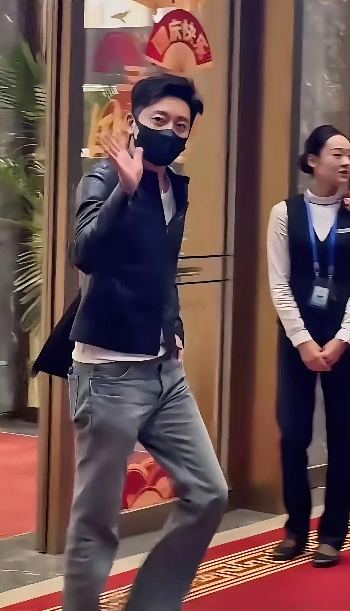 郭京飞瘦成黄宗泽了！他说减肥就是：戒酒！​​​
