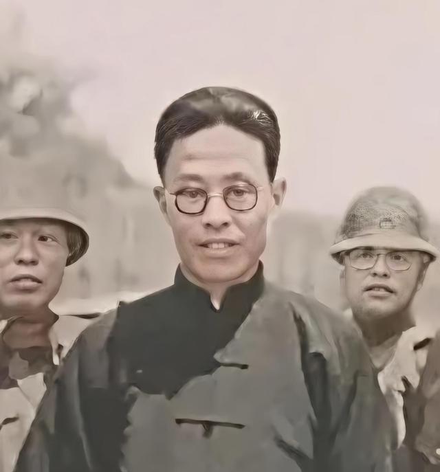 1941年，八路军独立营长叛变，侦察科长知道后就去劝阻，进村后，他感觉不对劲，就