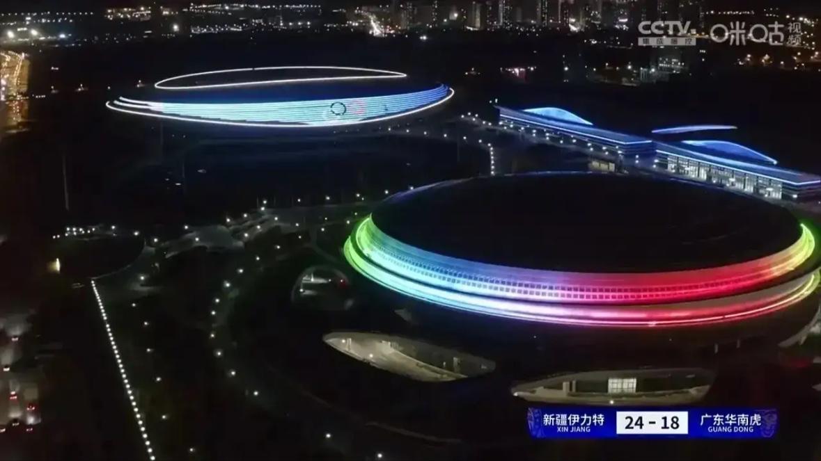 真心的希望新疆飞虎男篮的管理层们能够把主场比赛搬回乌鲁木齐市区吧！