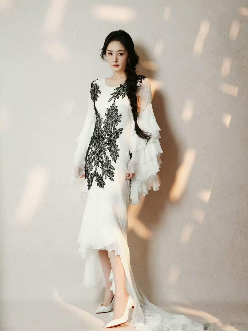 杨幂🦊杨幂雅诗兰黛品牌全球代言人在你们的生命里，无论我是一堆数据