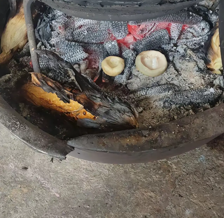 除了云南人估计没人敢这么吃