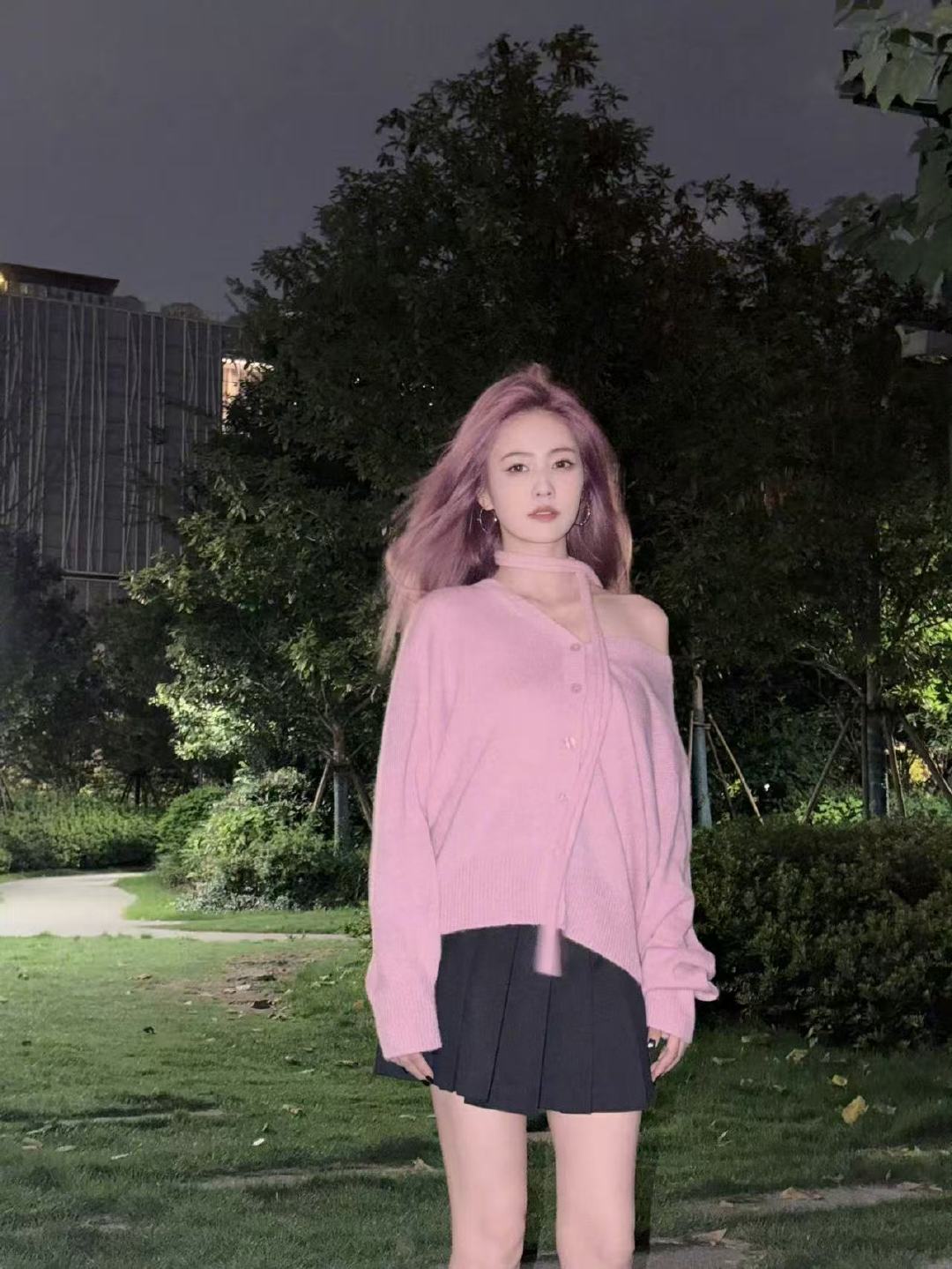 白鹿晒粉发plog白鹿晒粉发九宫格哇趣白鹿粉发别太美了​​​