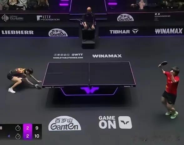 王艺迪这大体格子真是白给的？直接把喊得震天响的高桥·布鲁娜按在场上打，看着也太解