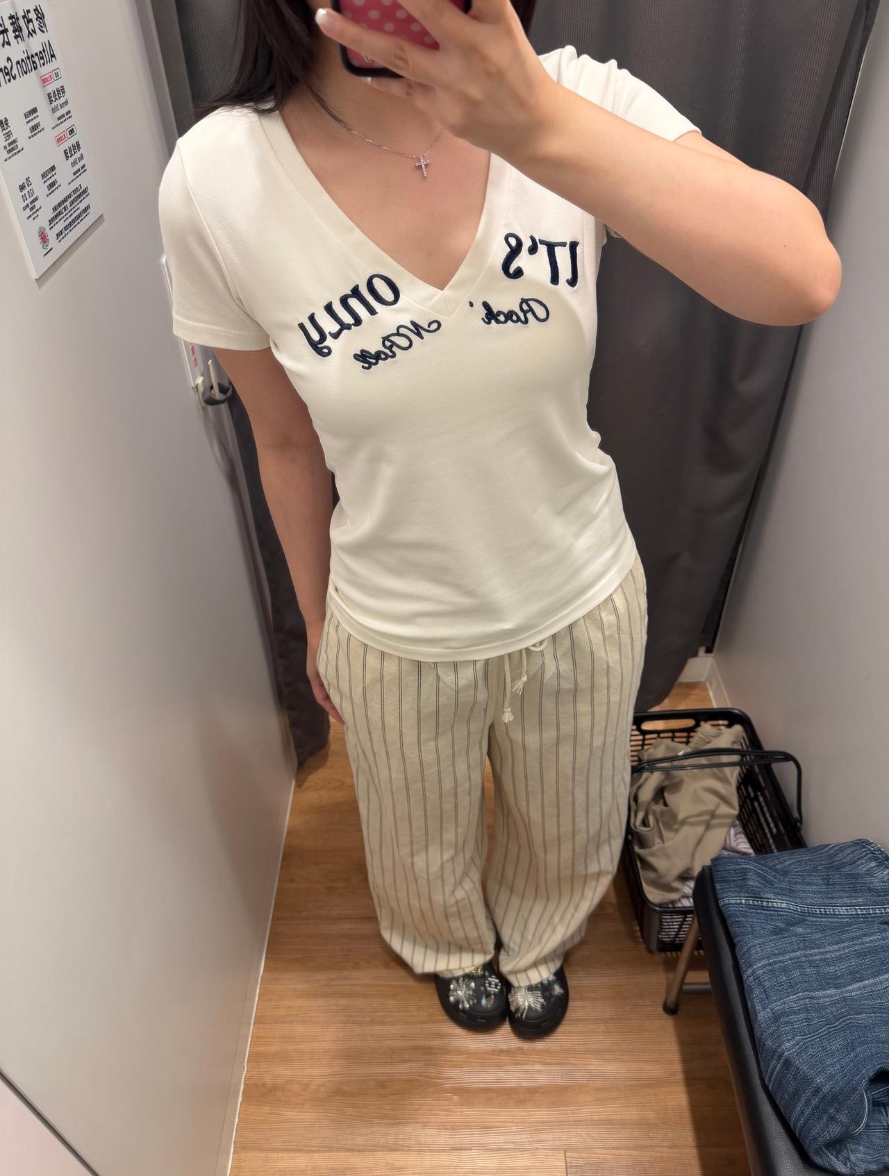 在优衣库试亚麻裤最适合我的竟然是这个条纹吧拿下了怎么说最终结局：听劝换了