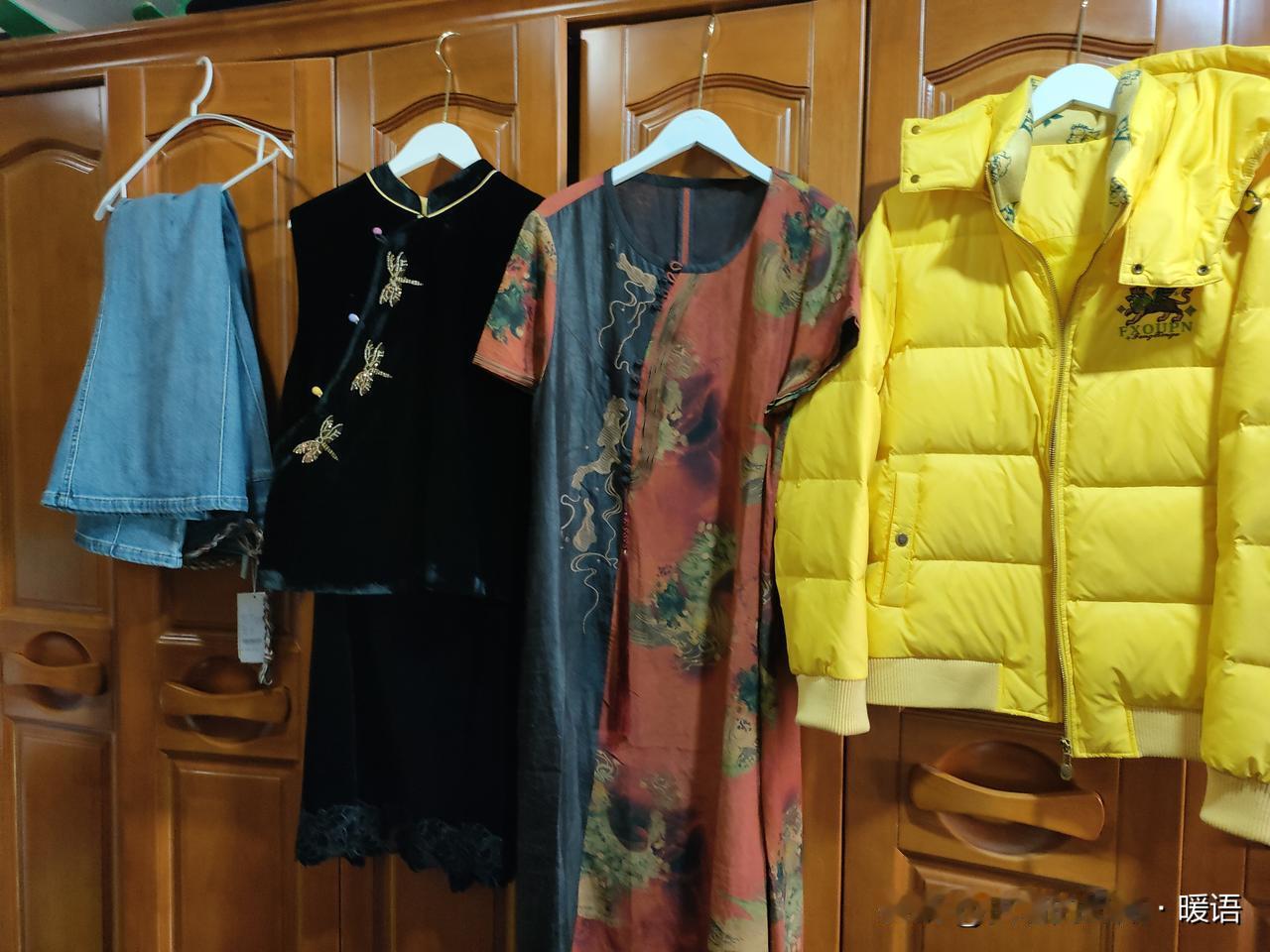 花1000多给自己买衣服，不好意思了昨天在五爱市场，给自己挑了四件衣服，花了