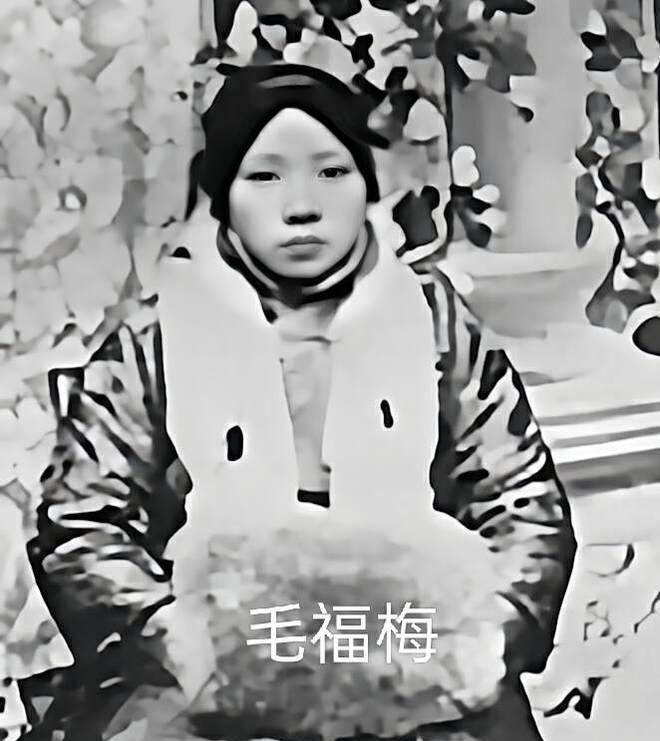 1906年，蒋介石一脚踢向妻子。这一脚下去，不仅让浙江奉化蒋家宅院的空气瞬间